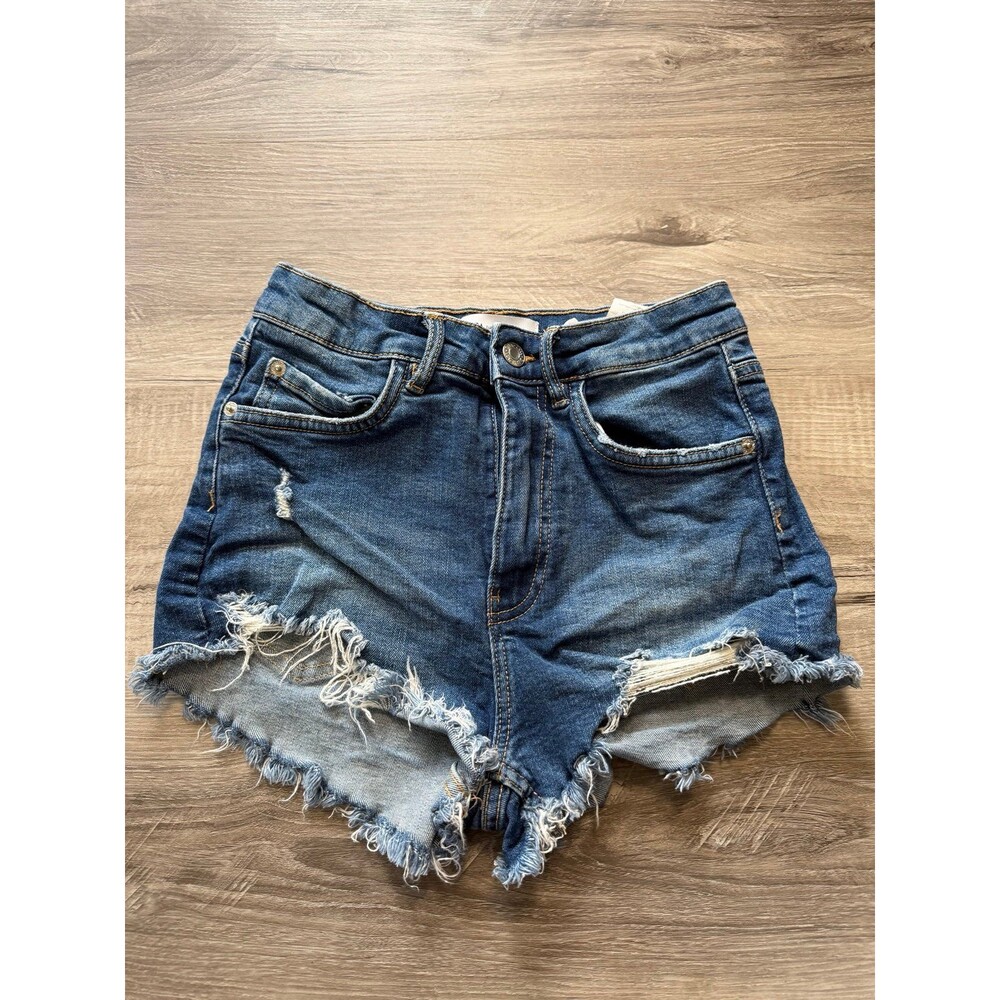 Zara Shorts Women’s Size 2 Distressed